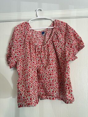 Old Navy Red Floral Button-Front Blouse